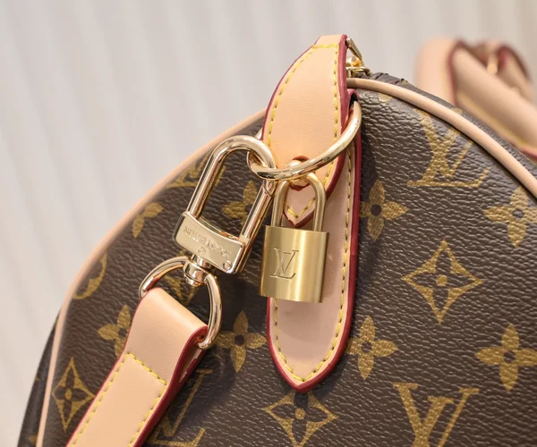 ルイヴィトン スピーディ P9 バンドリエール 50 コピー