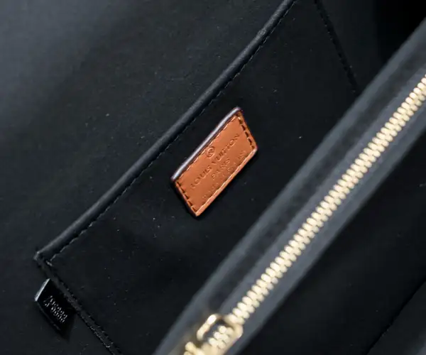 ヴィトン ドーフィーヌMM チェーンバッグ