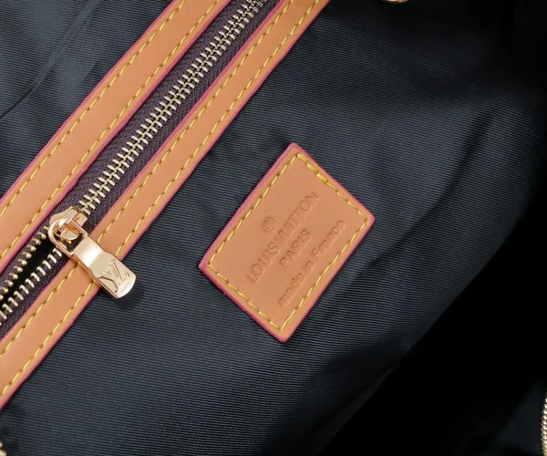 VUITTON ブランド 旅行鞄