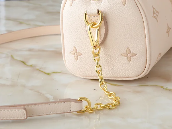 ルイヴィトン バンドリエール 20レディースファッション