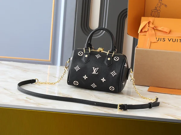 ルイヴィトン Speedy Bandoulière 20