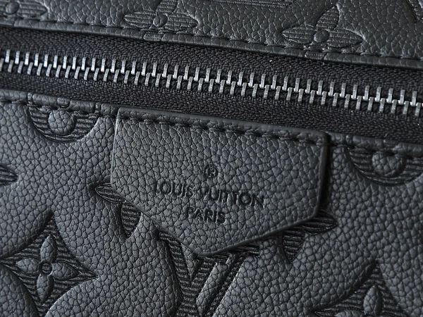 ルイヴィトン pulse messenger