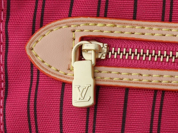 ルイヴィトン モノグラムネヴァーフル MM