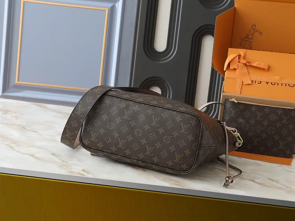 Louis Vuitton ネヴァーフルMM