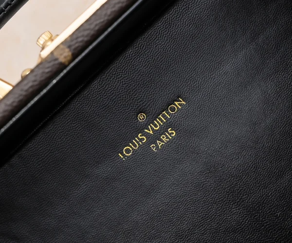 ルイヴィトン レディースバッグ かわいい