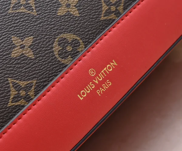 ルイヴィトン アルマBB フラミンゴ レッド