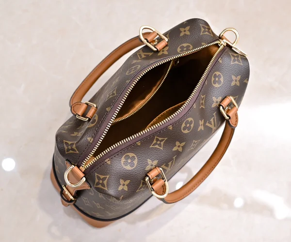 ルイヴィトン ショルダーバッグ レディース おしゃれ