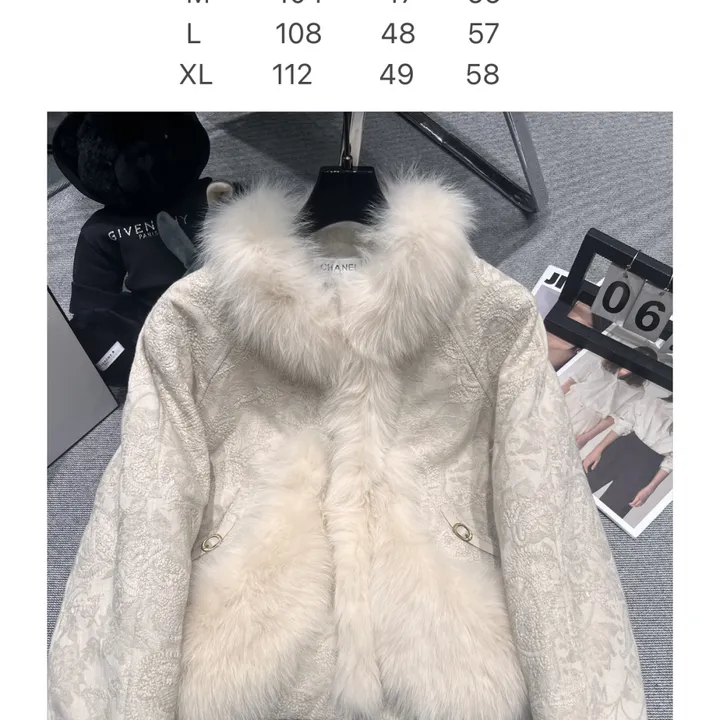 シャネル ダウンジャケット ファー付き