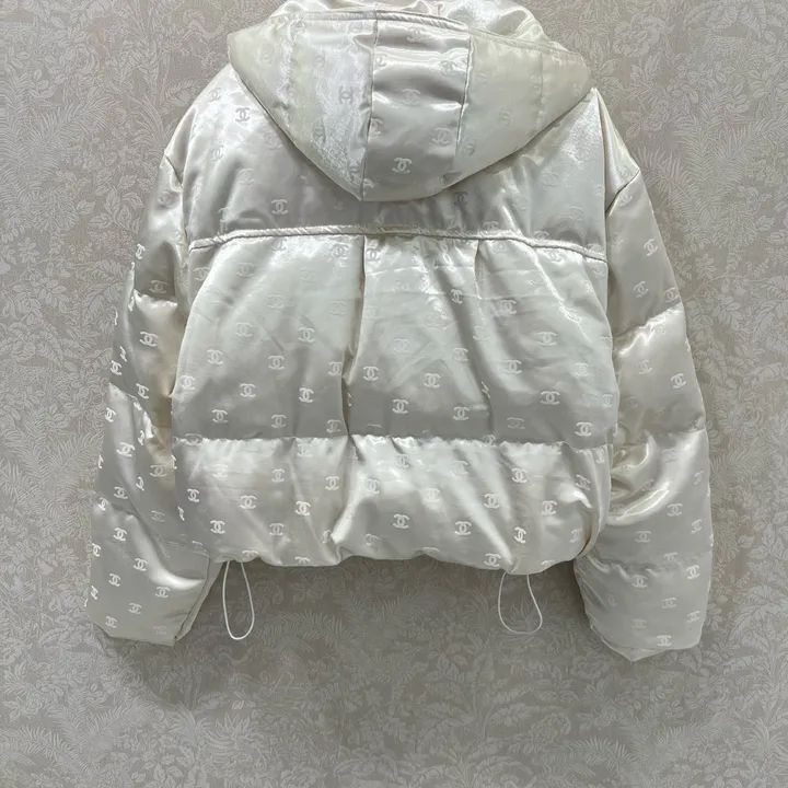ホワイト シャネル アウター フード付き