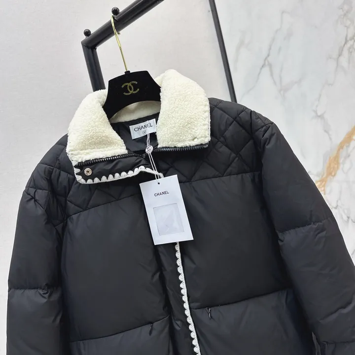 Chanel キルティングレザー ダウンジャケット