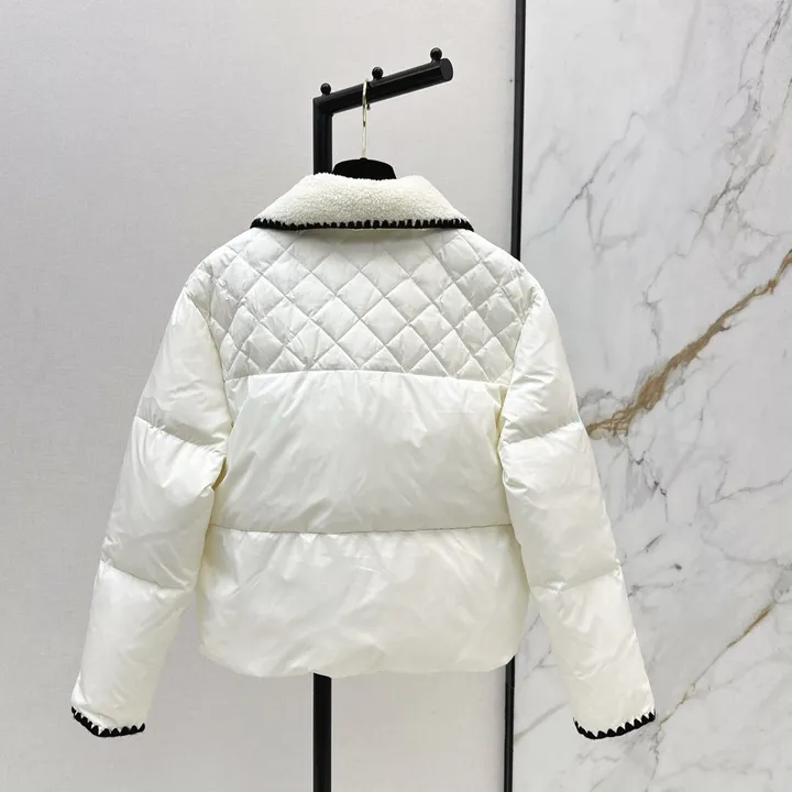 シャネル ファー付き ダウンジャケット