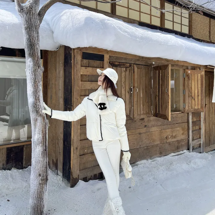 CHANEL ブランド ダウンジャケット