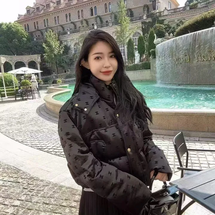 CHANELダウンジャケット 女子