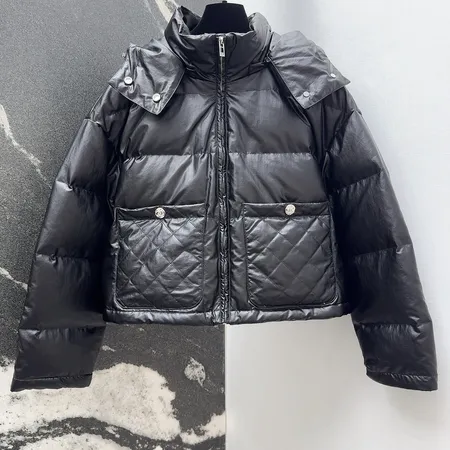 CHANEL レザー ダウンジャケット