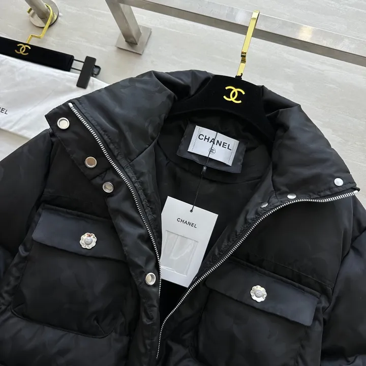 シャネル 秋冬ダウンジャケット