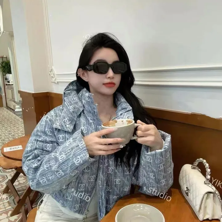 シャネル ダウンジャケット デニム柄