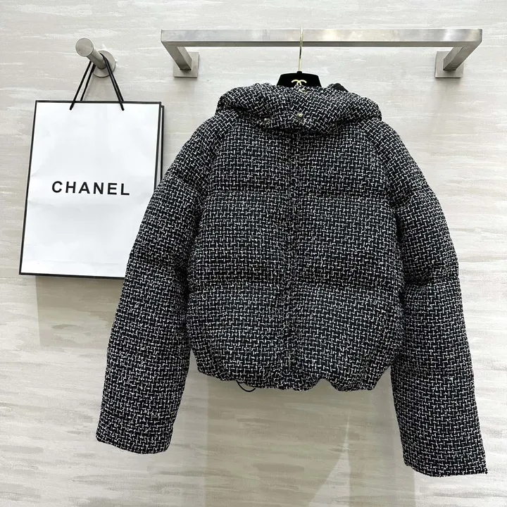 シャネル ツイード ダウンジャケット