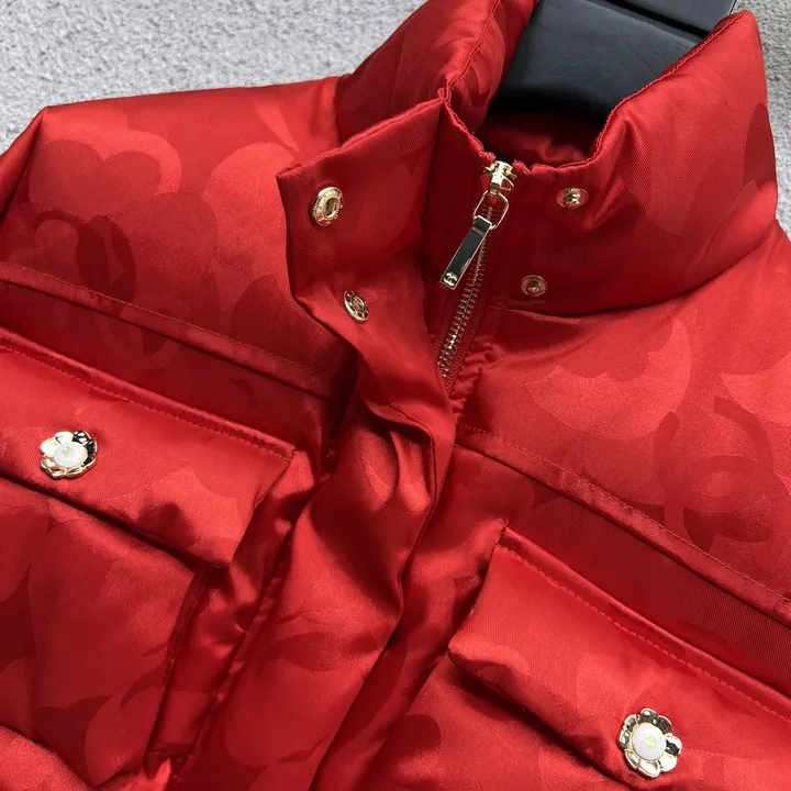 シャネル ダウン ジャケット レッド