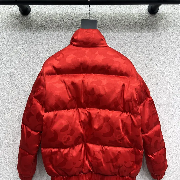 シャネル ダウン ジャケット レッド