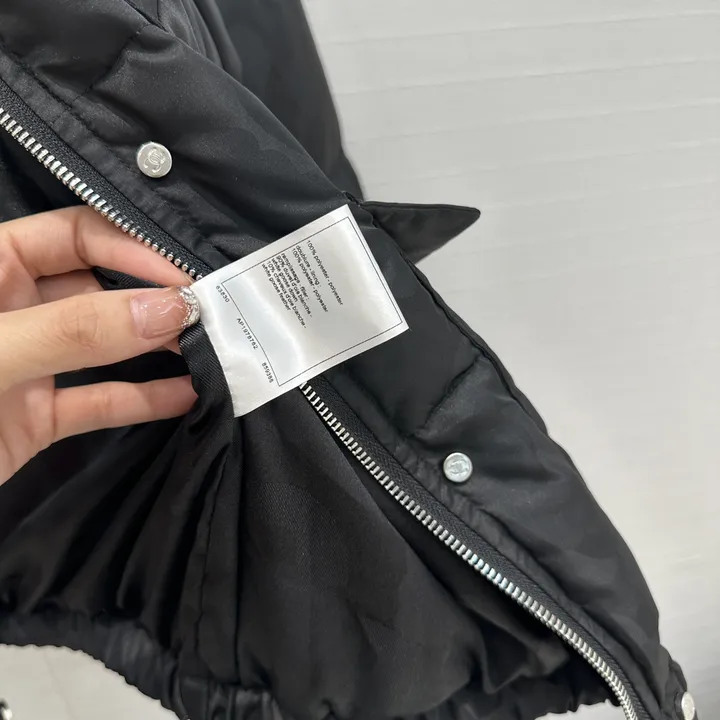 CHANEL ダウンジャケット ブラック