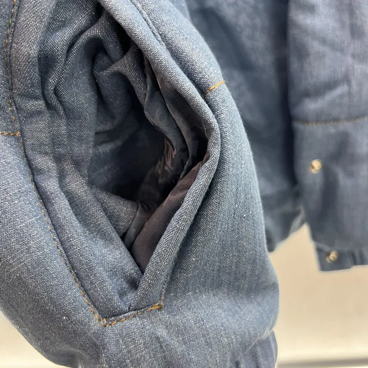 シャネル 真冬 ダウンデニム