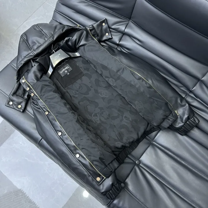 シャネル キルティング加工ダウンジャケット
