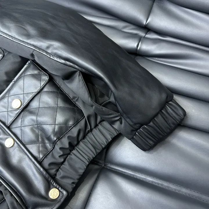 シャネル パッファー ダウンジャケット