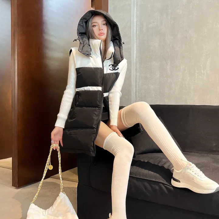 シャネル ダウンベスト フード付き