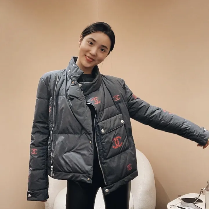 シャネル ダウンジャケット 軽量 暖かい