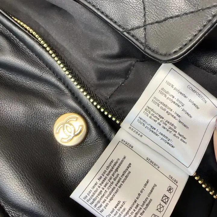 CHANEL レディース ダウンジャケット