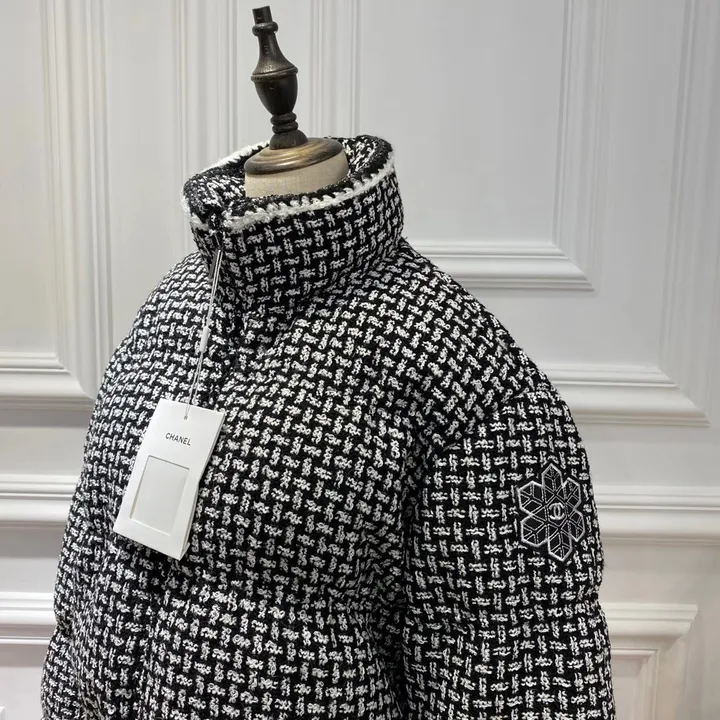 シャネル ショート丈 ダウンジャケット