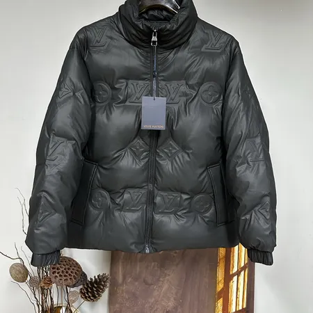 ルイヴィトン レザー ダウンジャケット