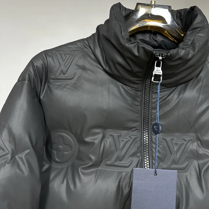 ルイヴィトン ダウンジャケットエンボスレザー