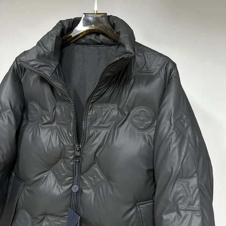 ルイヴィトンダウンコート モノグラム