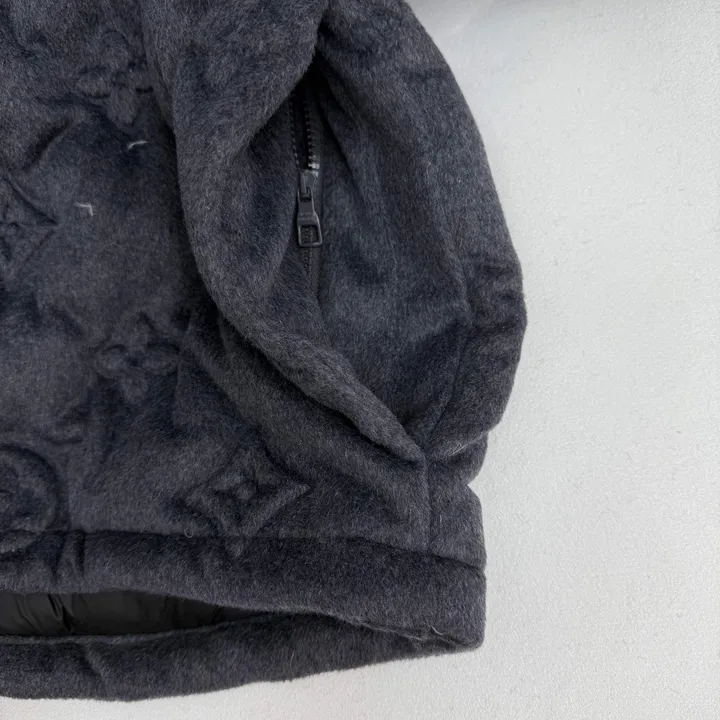 ルイヴィトン カシミヤ ダウンジャケット