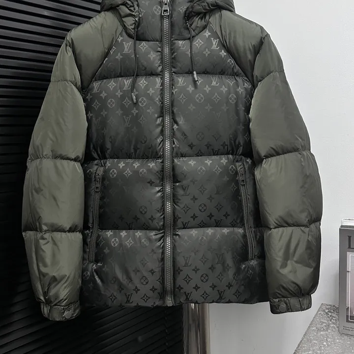 ルイヴィトン ダウンジャケット 大人気