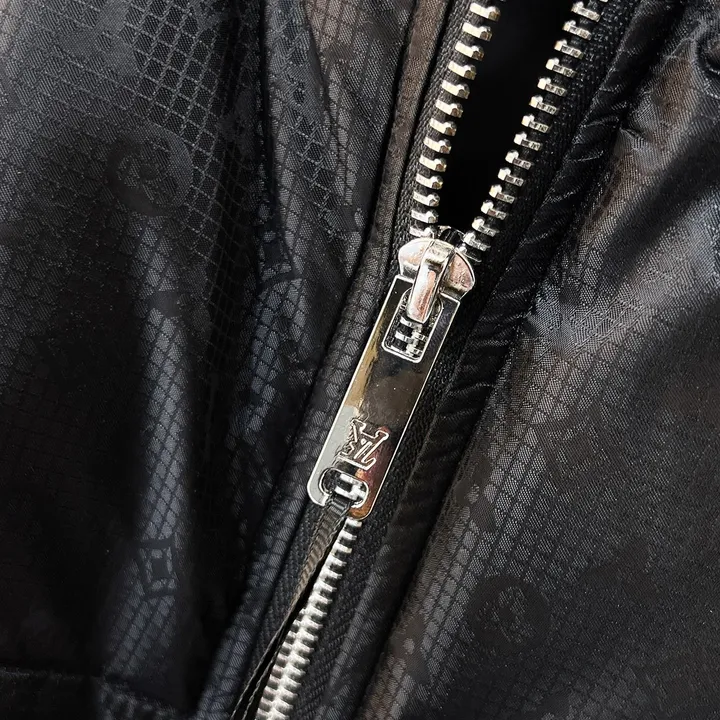 ルイヴィトン ダウンジャケット かわいい