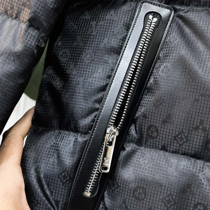 LOUIS VUITTON フルジップ ダウンコート