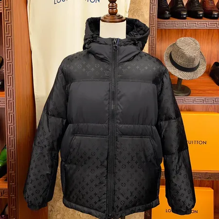 ルイヴィトン ダウンジャケット モノグラム