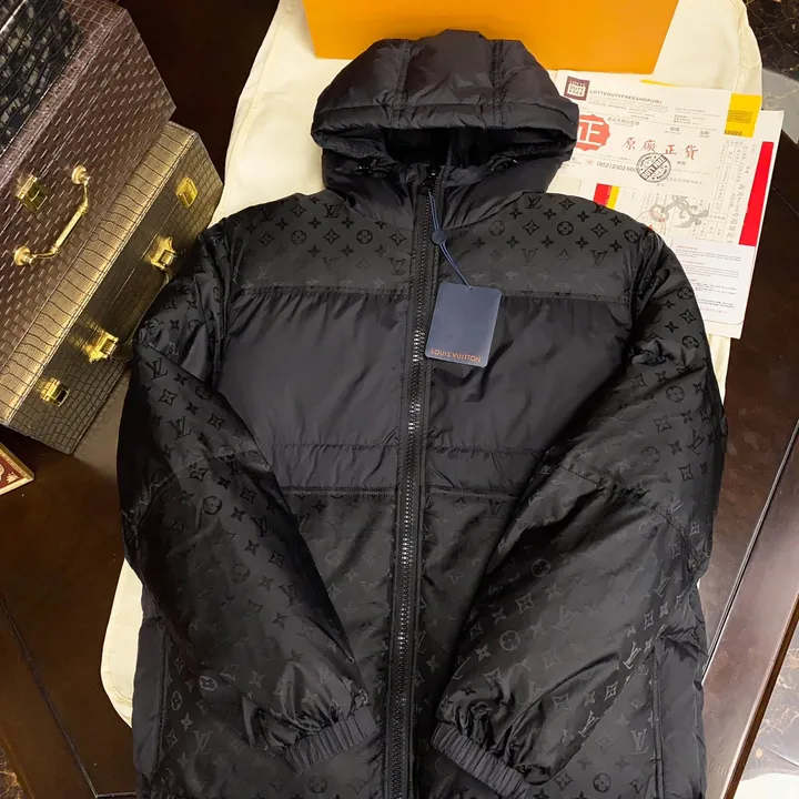 ヴィトン ダウンコート フード付き