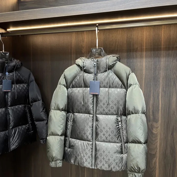 ルイヴィトン メンズコート フード付き