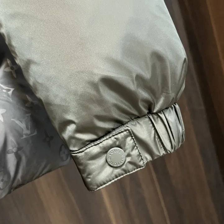 ルイヴィトン ダウン ジャケット メンズ