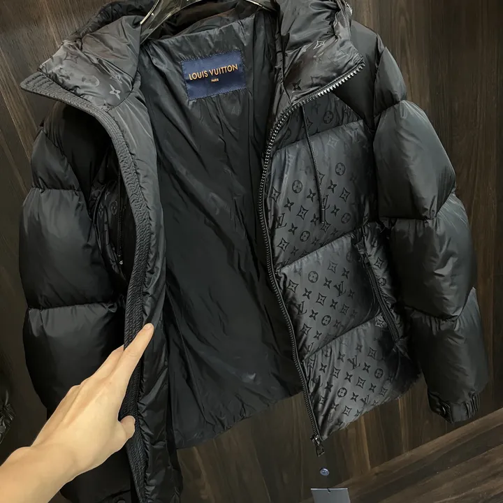 ルイヴィトン メンズ ダウンジャケット