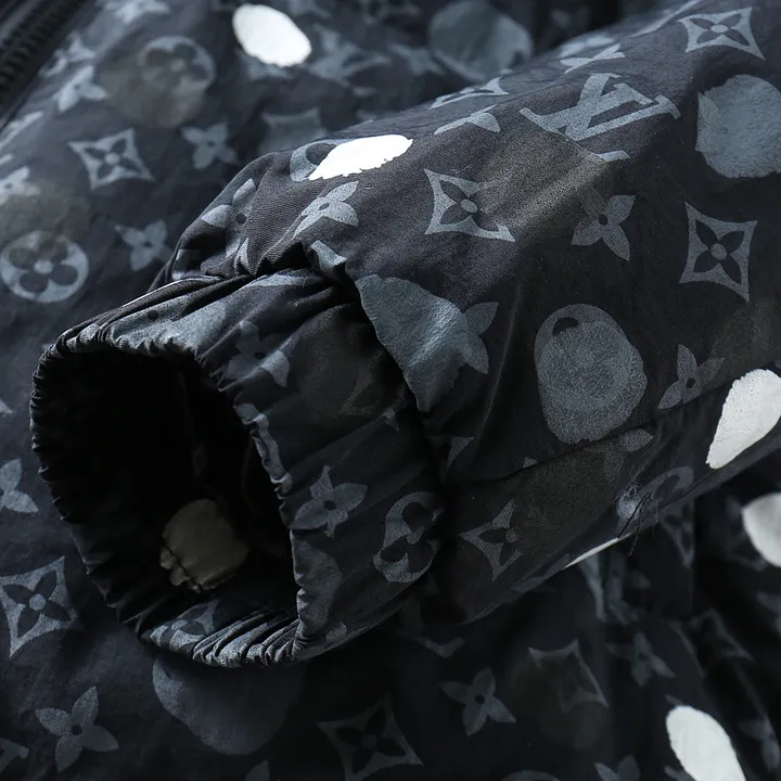 ルイヴィトン x 草間彌生 ダウンジャケット