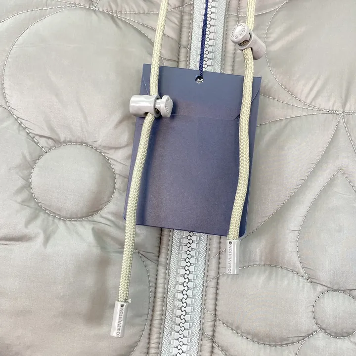 ヴィトン モノグラム ダウン