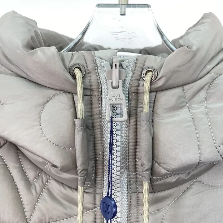 ルイヴィトン ダウン 軽量