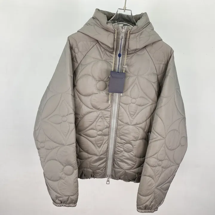 ルイヴィトン キルティング ダウンジャケット