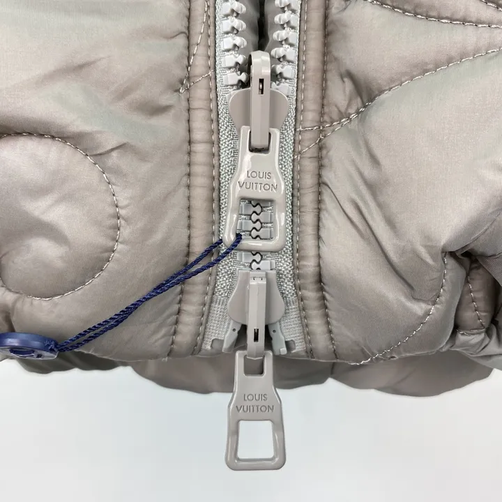 ヴィトン 美品 ダウンジャケット