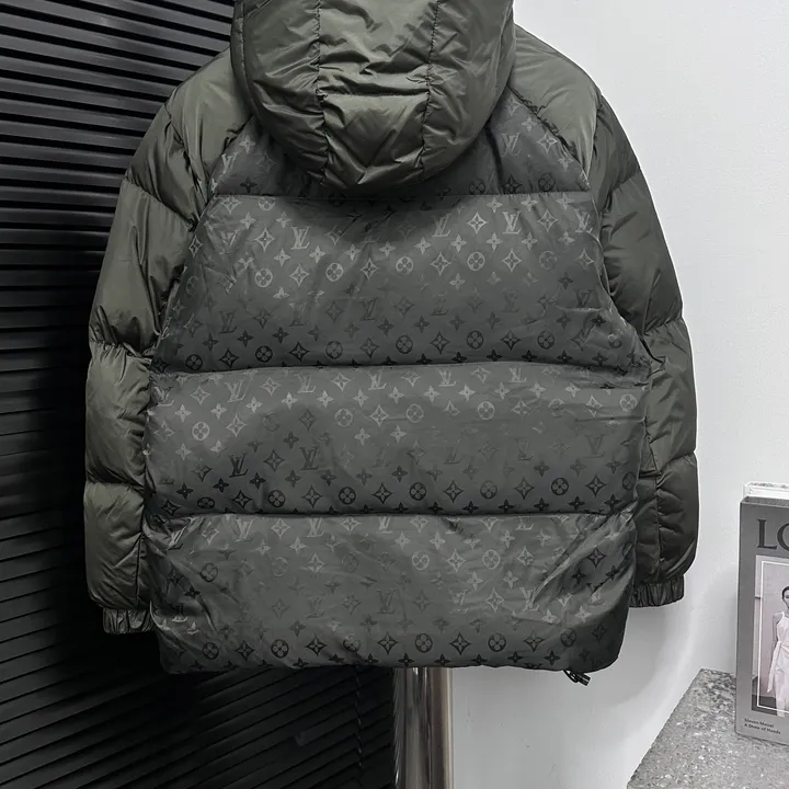 ルイヴィトン ダウンジャケット人気