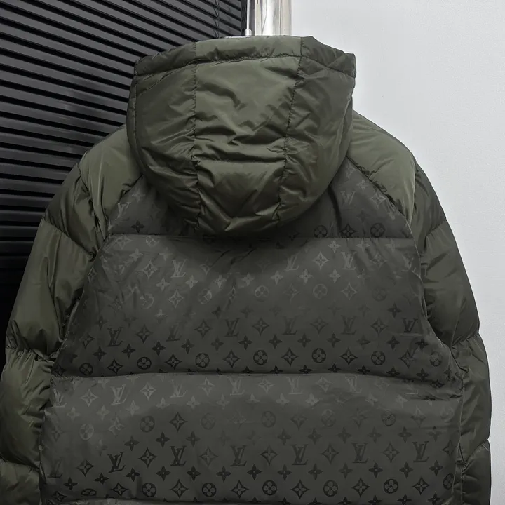 ルイヴィトン ダウンジャケット バイカラー